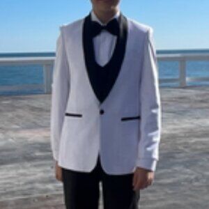 Perry Ellis Big Boy's 5-Piece Slim Fit Shawl Tuxedo Set